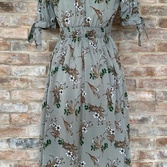 Polagram Floral Gray Dress - Picture 7 of 10